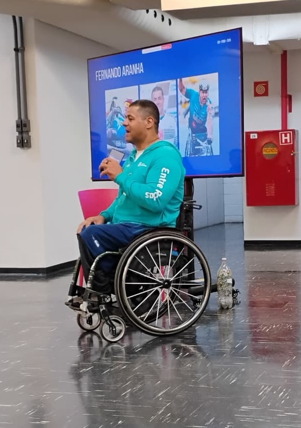 Visita Instituto Entre Rodas à Ford em Tatuí